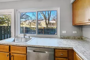 1986 Brighton Ln, Hoffman Estates, IL 60169 - Photo 11