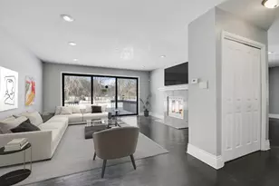 249 Milburn Ave, Crete, IL 60417 - Photo 3