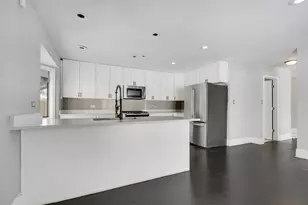 249 Milburn Ave, Crete, IL 60417 - Photo 9