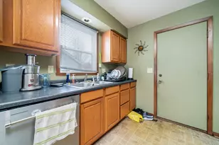 10124 Asbury Ln, Machesney Park, IL 61115 - Photo 9