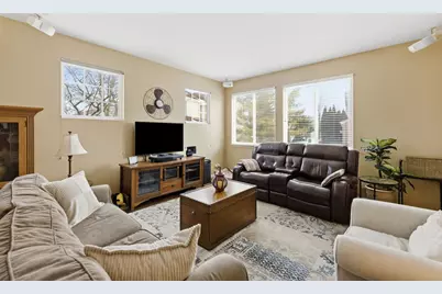 429 N Carlisle Court, Round Lake, IL 60073 - Photo 3