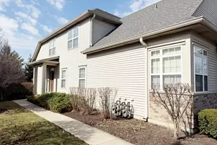 28 Oak Creek Ct, North Aurora, IL 60542 - Photo 3