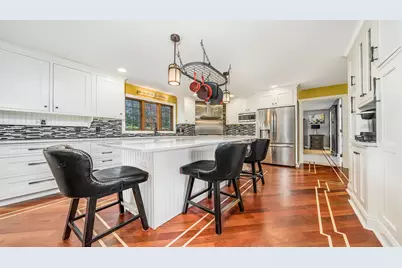 1850 Indian Springs Court, Freeport, IL 61032 - Photo 9