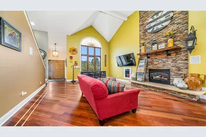 1850 Indian Springs Court, Freeport, IL 61032 - Photo 7