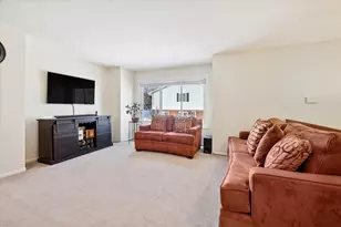 351 Park Ridge Ln, Aurora, IL 60504 - Photo 7