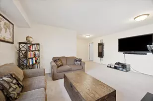 351 Park Ridge Ln, Aurora, IL 60504 - Photo 11