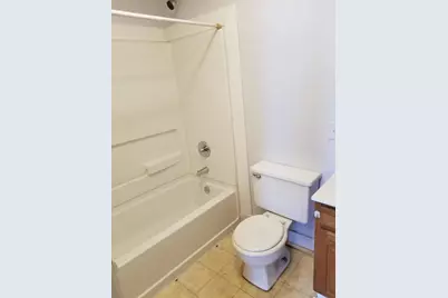 609 W Cottonwood Street, Freeport, IL 61032 - Photo 7