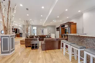 22 W Ontario St, Chicago, IL 60654 - Photo 7