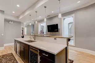 22 W Ontario St, Chicago, IL 60654 - Photo 17