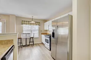 1212 Hillsborough Ct, Crystal Lake, IL 60014 - Photo 7