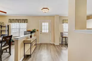 1212 Hillsborough Ct, Crystal Lake, IL 60014 - Photo 3