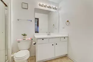 1212 Hillsborough Ct, Crystal Lake, IL 60014 - Photo 13