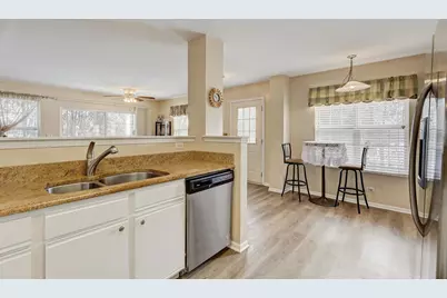 1212 Hillsborough Court, Crystal Lake, IL 60014 - Photo 9