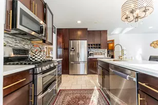 2409 Baldwin Ct, Schaumburg, IL 60193 - Photo 9