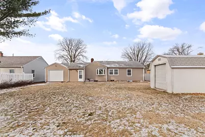 2111 30 Street, Rock Island, IL 61201 - Photo 3