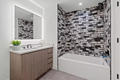 153 W Ohio Street #409, Chicago, IL 60654 - Photo 7