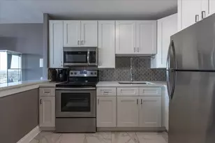 5445 N Sheridan Rd, Chicago, IL 60640 - Photo 7