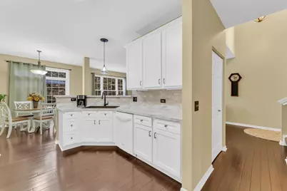 414 Bay Tree Circle, Vernon Hills, IL 60061 - Photo 13