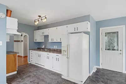 1024 Avery Avenue, Dixon, IL 61021 - Photo 7