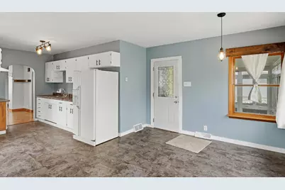 1024 Avery Avenue, Dixon, IL 61021 - Photo 5