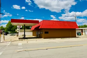 105 W Si Johnson Ave, Sheridan, IL 60551 - Photo 1