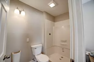 112 E Mulberry St, Watseka, IL 60970 - Photo 9