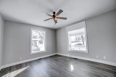 112 E Mulberry Street, Watseka, IL 60970 - Photo 21