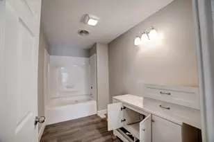 112 E Mulberry St, Watseka, IL 60970 - Photo 29