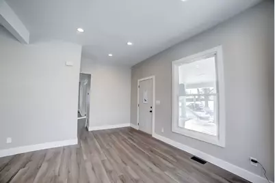 112 E Mulberry Street, Watseka, IL 60970 - Photo 3