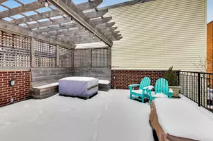 1226 W Henderson St, Chicago, IL 60657 - Photo 25