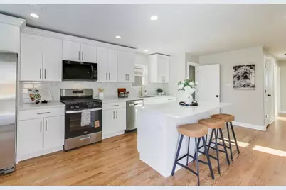 9100 S Emerald Avenue, Chicago, IL 60620 - Photo 3