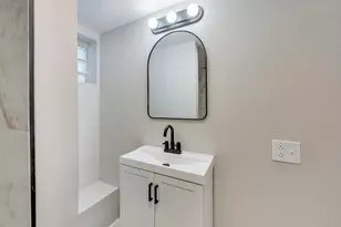 9100 S Emerald Ave, Chicago, IL 60620 - Photo 23