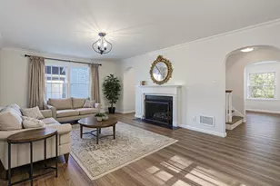 1212 W Healey St, Champaign, IL 61821 - Photo 9