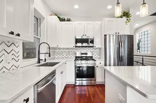 1251 N Bosworth Ave, Chicago, IL 60642 - Photo 9