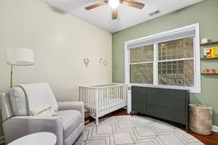 1251 N Bosworth Ave, Chicago, IL 60642 - Photo 11