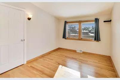 7441 Lyons Street, Morton Grove, IL 60053 - Photo 13