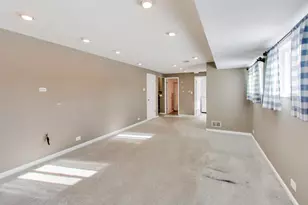 7441 Lyons St, Morton Grove, IL 60053 - Photo 19