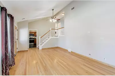 7441 Lyons Street, Morton Grove, IL 60053 - Photo 5