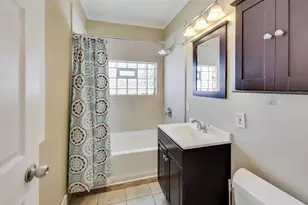 7441 Lyons St, Morton Grove, IL 60053 - Photo 17