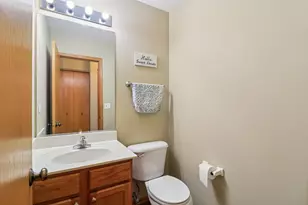 651 W Kristina Ln, Round Lake, IL 60073 - Photo 13