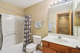 651 W Kristina Ln, Round Lake, IL 60073 - Photo 23