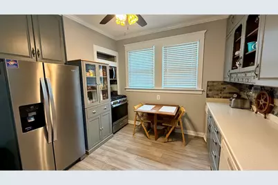 500 Barrett Street, Elgin, IL 60120 - Photo 5