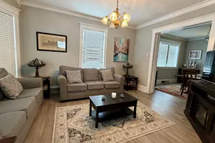 500 Barrett St, Elgin, IL 60120 - Photo 7