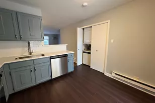 201 N Waters Edge Dr, Glendale Heights, IL 60139 - Photo 7