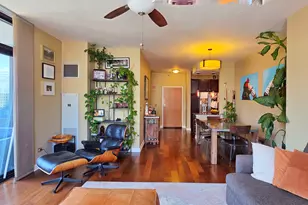 435 W Erie St, Chicago, IL 60654 - Photo 3