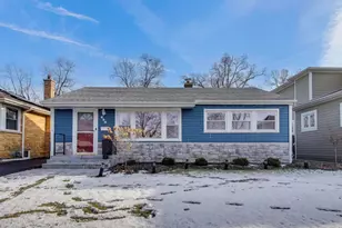 823 N Fernandez Ave, Arlington Heights, IL 60004 - Photo 1