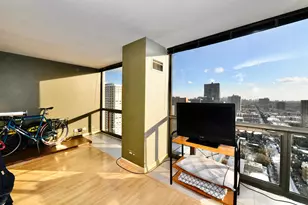 4343 N Clarendon Ave, Chicago, IL 60613 - Photo 3