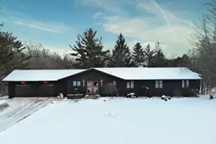 6811 W Gate Rd, Roscoe, IL 61073 - Photo 1