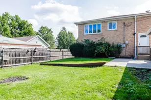 7840 Cronin Ave, Justice, IL 60458 - Photo 3