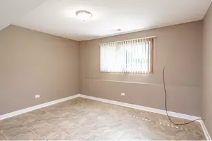 7840 Cronin Ave, Justice, IL 60458 - Photo 11